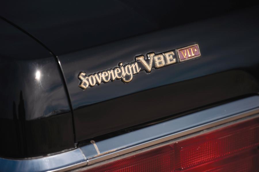 Логотип Nissan President Sovereign VIP V8E (H250) 1985 года  (фото 4 из 28)
